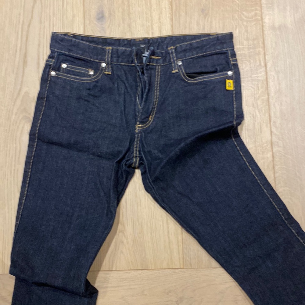Skinny jeans , bettina liano